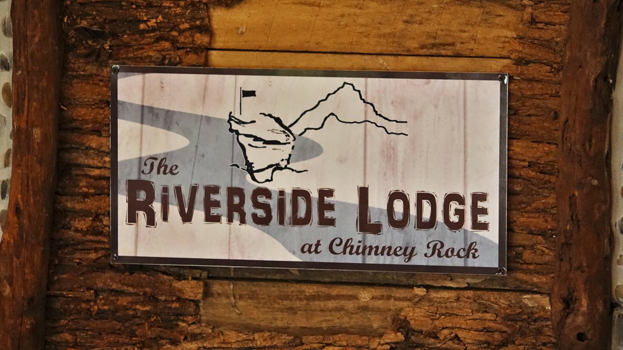 Riverside Lodge At Чимни Рок Екстериор снимка