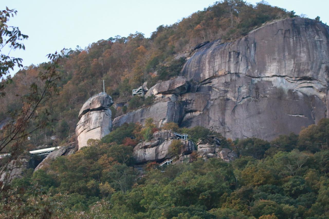 Riverside Lodge At Чимни Рок Екстериор снимка